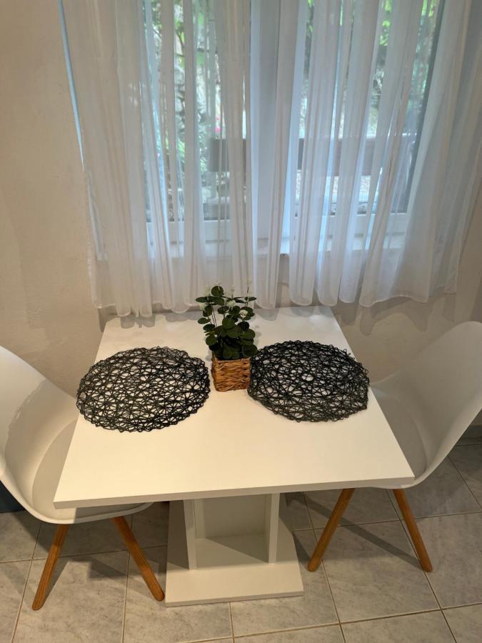 Apartments Despotovic Vis Extérieur photo